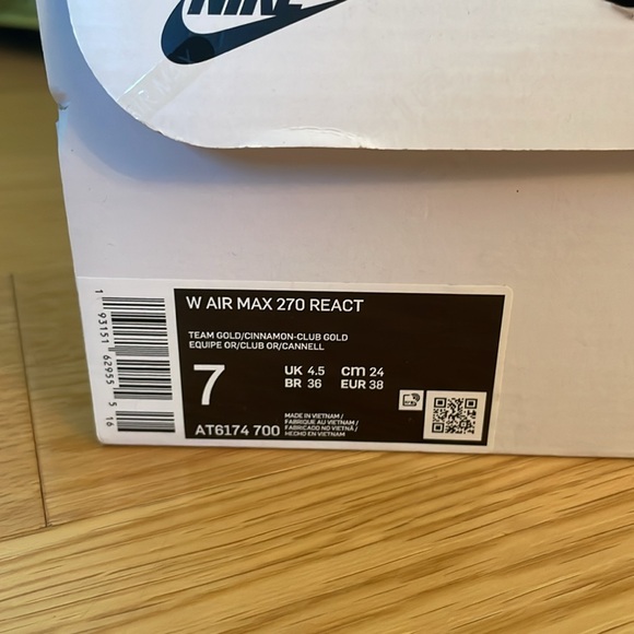 Women’s Nike Air Max 270 React ‘Equestrian’ - Picture 4 of 9